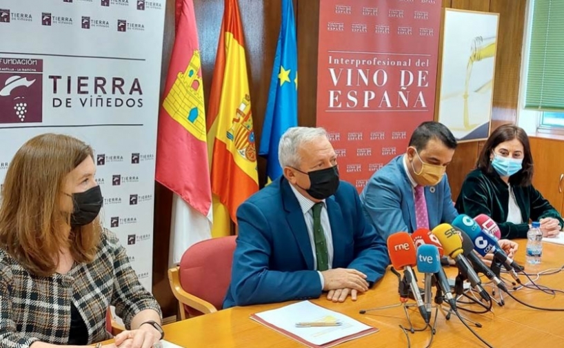 OIVE y Fundación Tierra de Viñedos se unen para promocionar los vinos de España